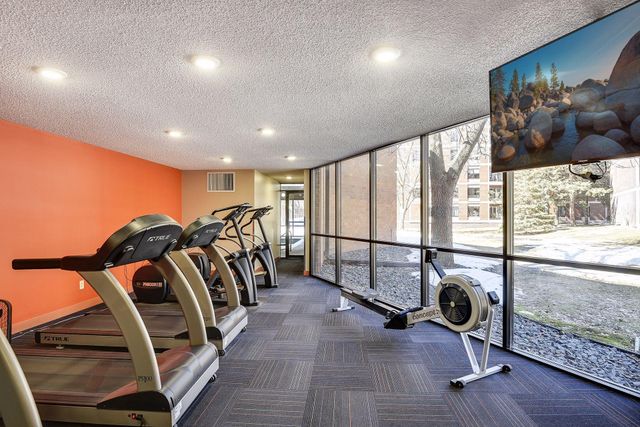 7200 York Avenue S 103, Edina, MN 55435