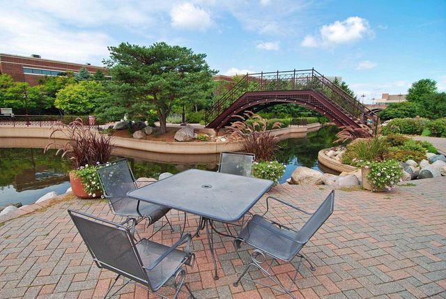 7200 York Avenue S 103, Edina, MN 55435