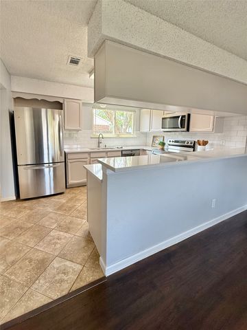 2621 Bayberry Lane, Euless, TX 76039
