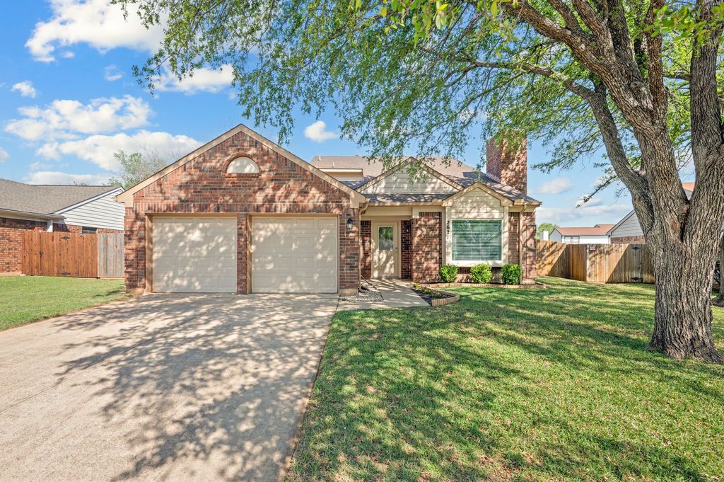 2621 Bayberry Lane, Euless, TX 76039