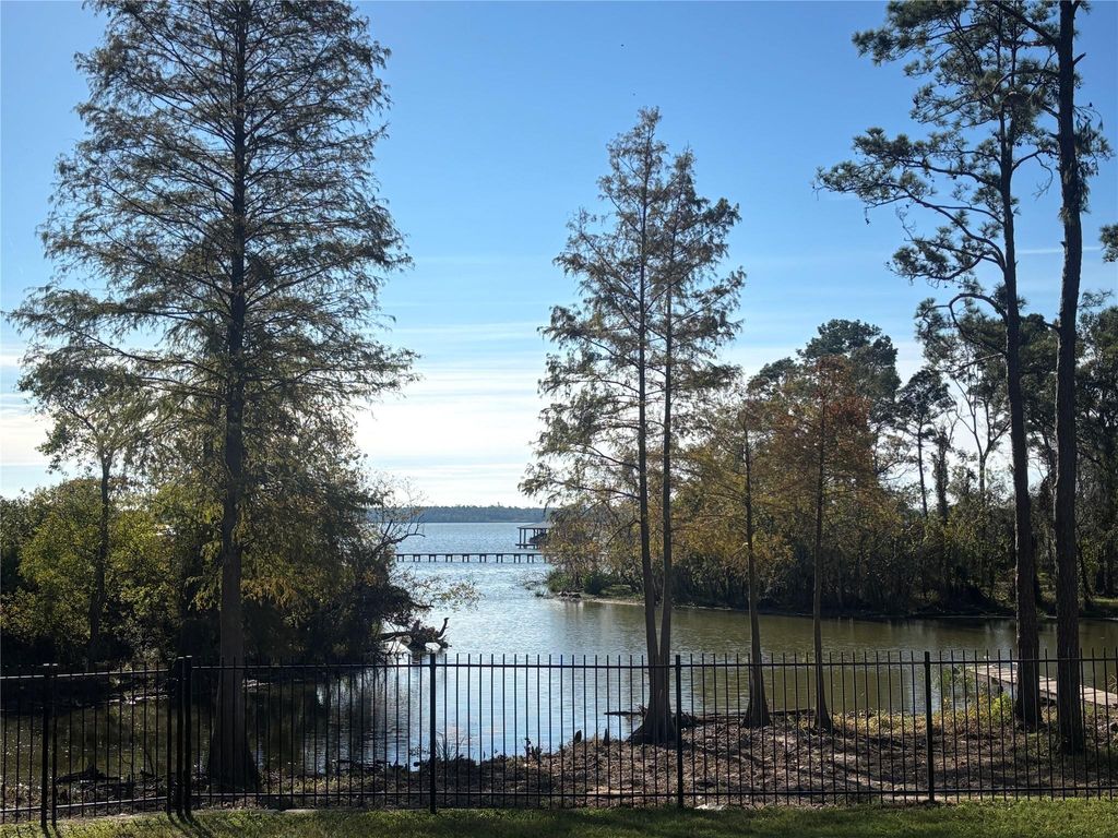 8814 Vasco Da Gama Trace, Houston, TX 77044