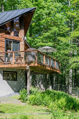 92 Four Wheel Drive, Willow, NY 12495