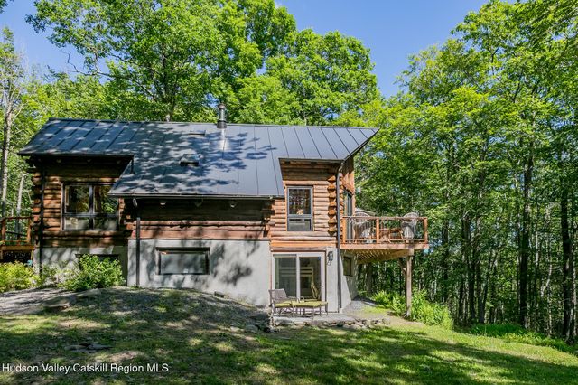 92 Four Wheel Drive, Willow, NY 12495
