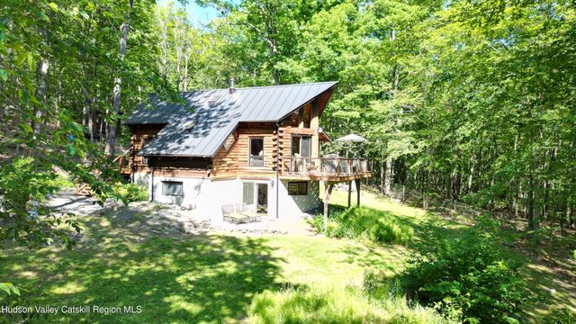 92 Four Wheel Drive, Willow, NY 12495