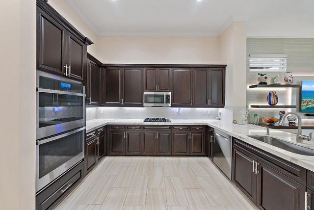 10778 Hollow Bay Terrace, West Palm Beach, FL 33412