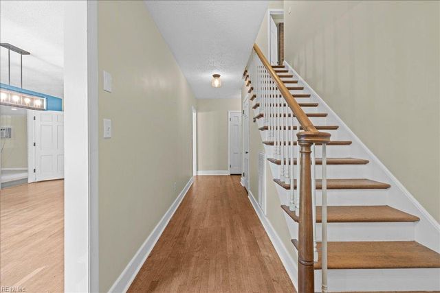 4104 Thalia DR, Virginia Beach, VA 23452