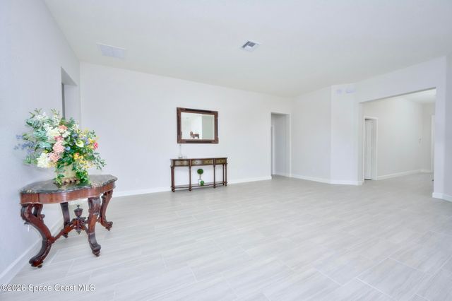 1774 Berkshire Circle SW, Vero Beach, FL 32968