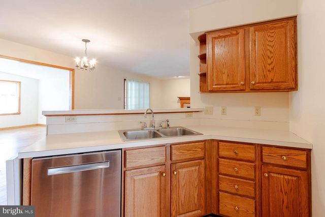 1460 YARDAL RD, State College, PA 16801