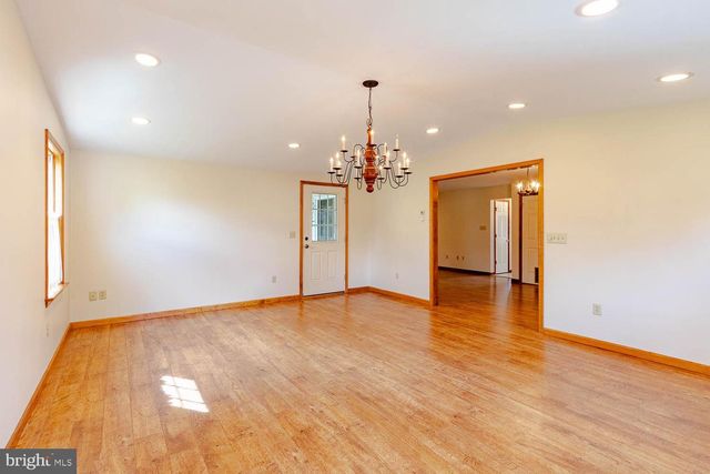 1460 YARDAL RD, State College, PA 16801