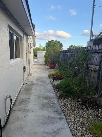 5114 SW 133rd Ct Dr, Miami, FL 33175