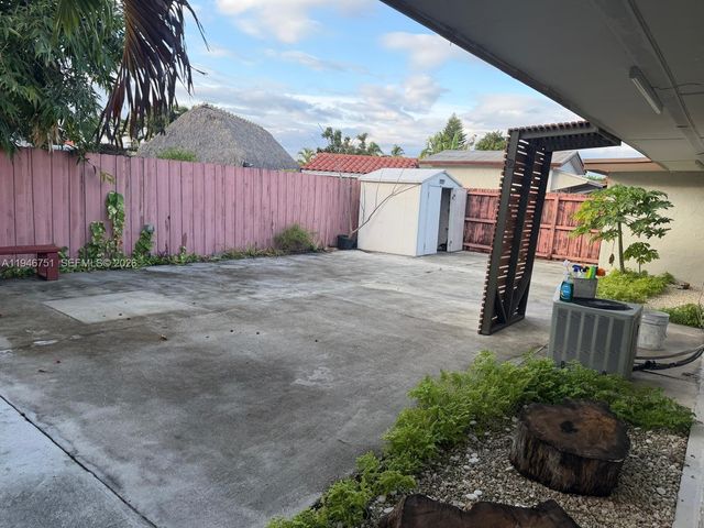 5114 SW 133rd Ct Dr, Miami, FL 33175