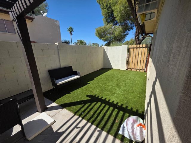 830 E Joan D Arc Avenue, Phoenix, AZ 85022