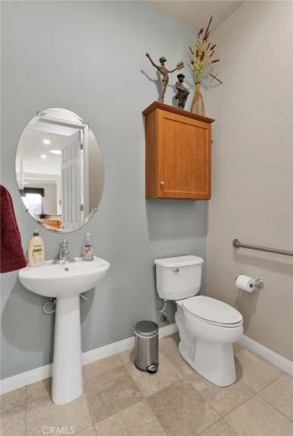 10266 Lakeshore, Apple Valley, CA 92308