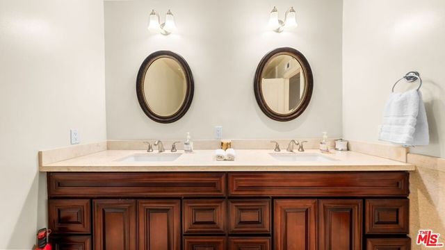 16230 Meadowcrest Road, Sherman Oaks, CA 91403