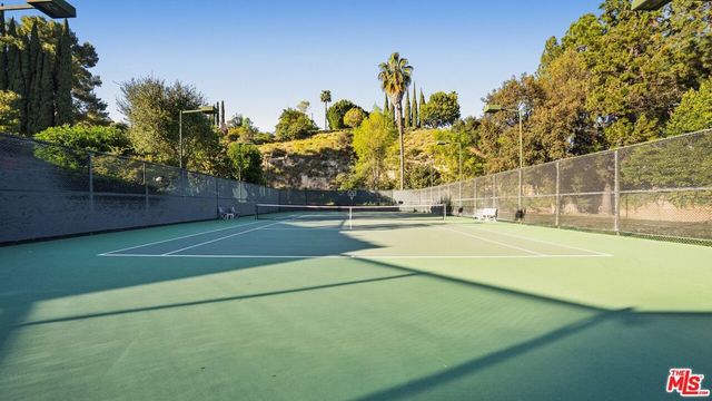 16230 Meadowcrest Road, Sherman Oaks, CA 91403