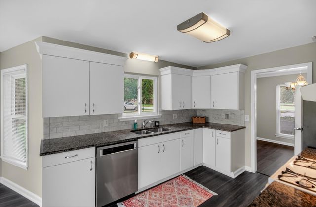 56 Shadowmoss Parkway, Charleston, SC 29414