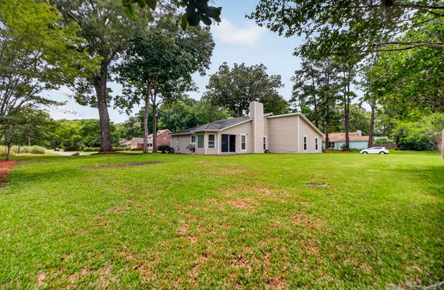56 Shadowmoss Parkway, Charleston, SC 29414