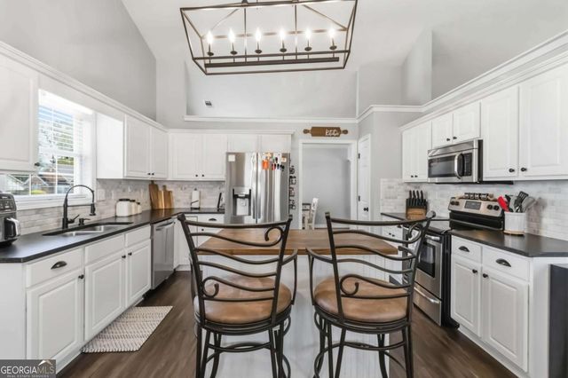 3237 Victoria Park Lane NE, Buford, GA 30519