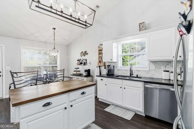 3237 Victoria Park Lane NE, Buford, GA 30519