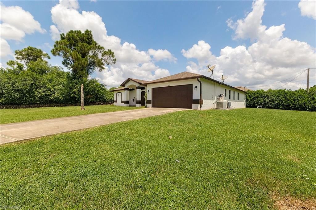 691 Manhattan ST E, LEHIGH ACRES, FL 33974 — photo 2