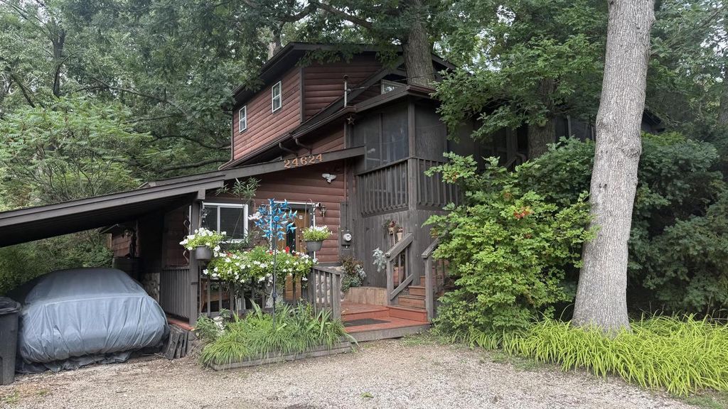 24624 81st PLACE, Salem, WI 53168