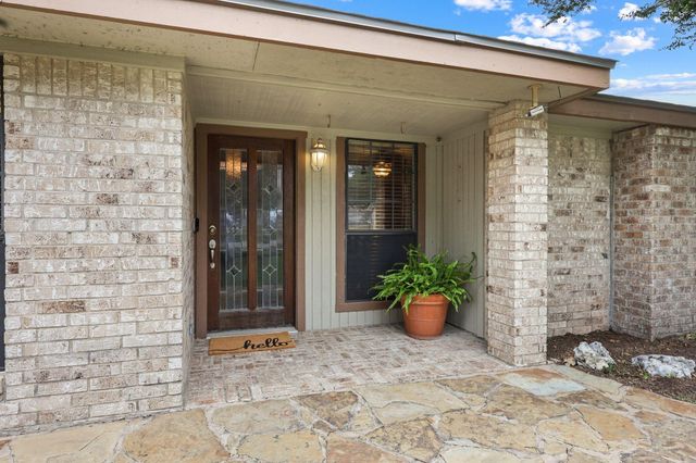 1346 Amistad DR, Round Rock, TX 78664