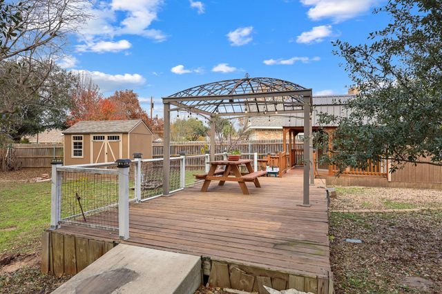 1346 Amistad DR, Round Rock, TX 78664