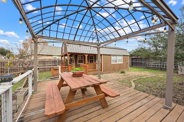 1346 Amistad DR, Round Rock, TX 78664