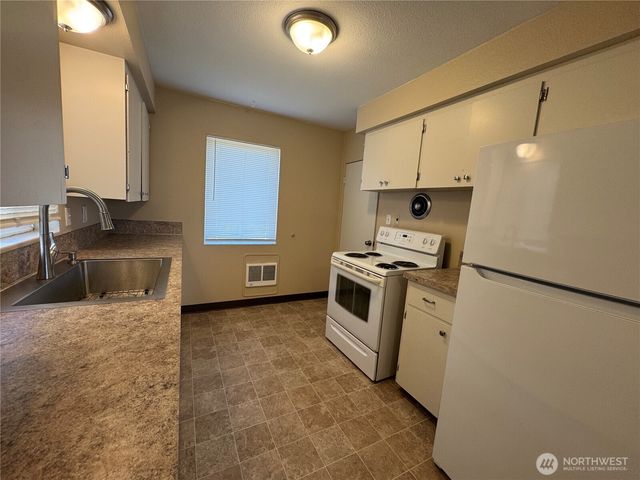 352 28th Avenue, Longview, WA 98632