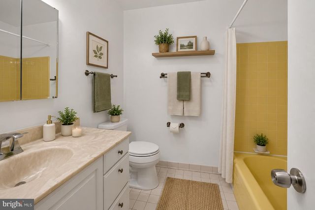 6035 CHATSWORTH LN, Bethesda, MD 20814