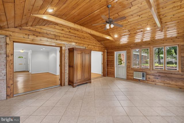 6035 CHATSWORTH LN, Bethesda, MD 20814