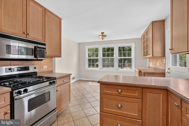 6035 CHATSWORTH LN, Bethesda, MD 20814