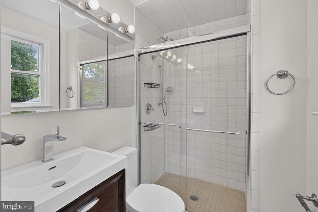 6035 CHATSWORTH LN, Bethesda, MD 20814