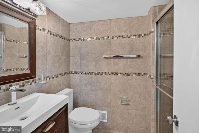 6035 CHATSWORTH LN, Bethesda, MD 20814