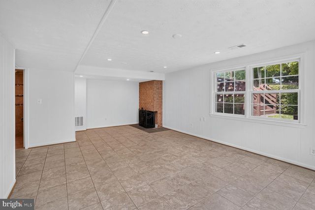 6035 CHATSWORTH LN, Bethesda, MD 20814