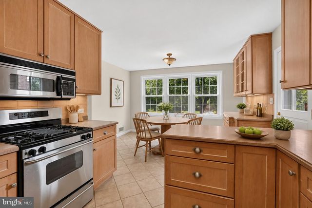 6035 CHATSWORTH LN, Bethesda, MD 20814