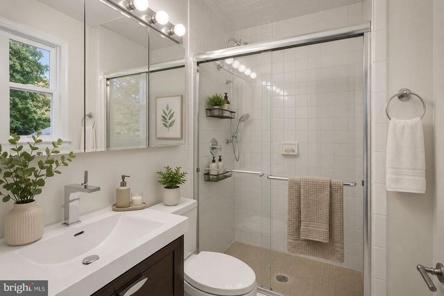 6035 CHATSWORTH LN, Bethesda, MD 20814