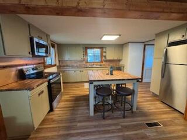 W370S1673 Utica ROAD, Dousman, WI 53118