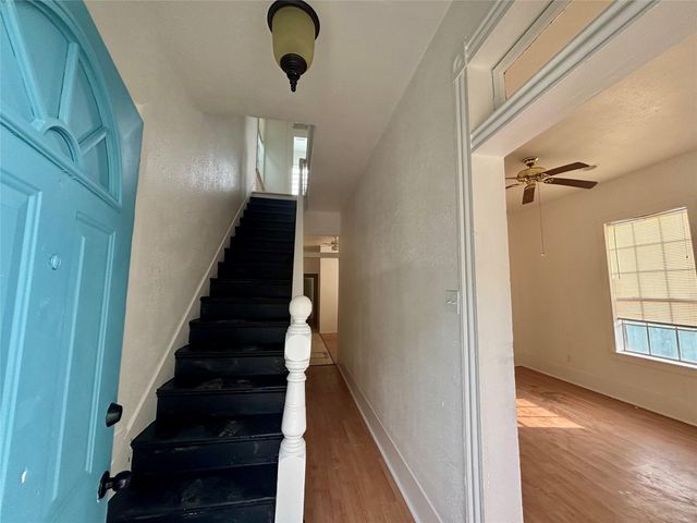 3410 Sealy Street, Galveston, TX 77550
