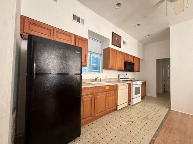 3410 Sealy Street, Galveston, TX 77550