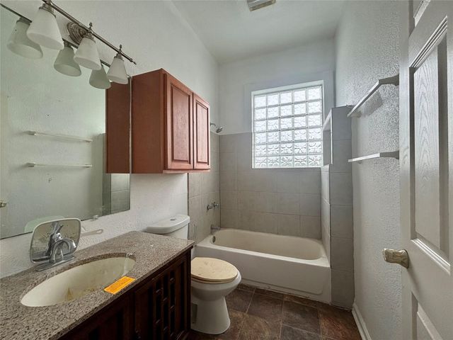 3410 Sealy Street, Galveston, TX 77550