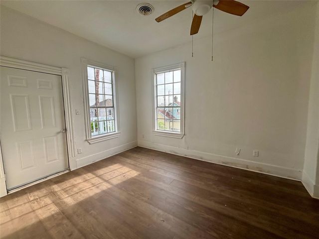 3410 Sealy Street, Galveston, TX 77550