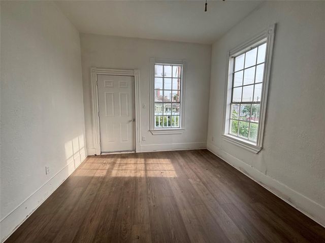 3410 Sealy Street, Galveston, TX 77550
