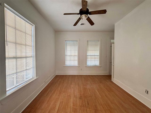 3410 Sealy Street, Galveston, TX 77550