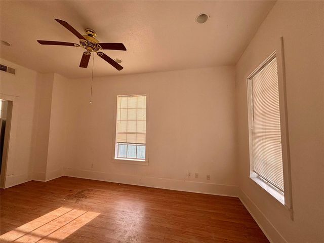 3410 Sealy Street, Galveston, TX 77550