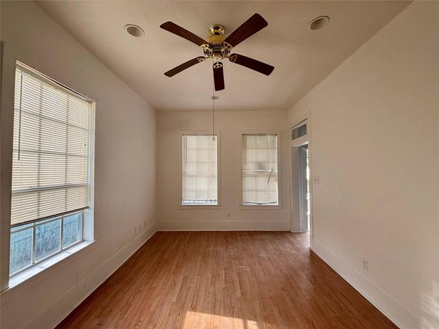 3410 Sealy Street, Galveston, TX 77550