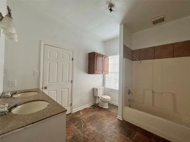 3410 Sealy Street, Galveston, TX 77550