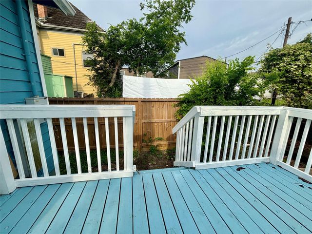 3410 Sealy Street, Galveston, TX 77550