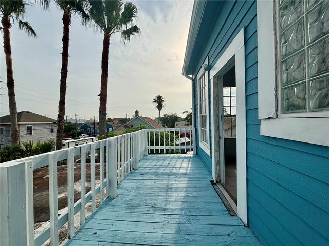 3410 Sealy Street, Galveston, TX 77550