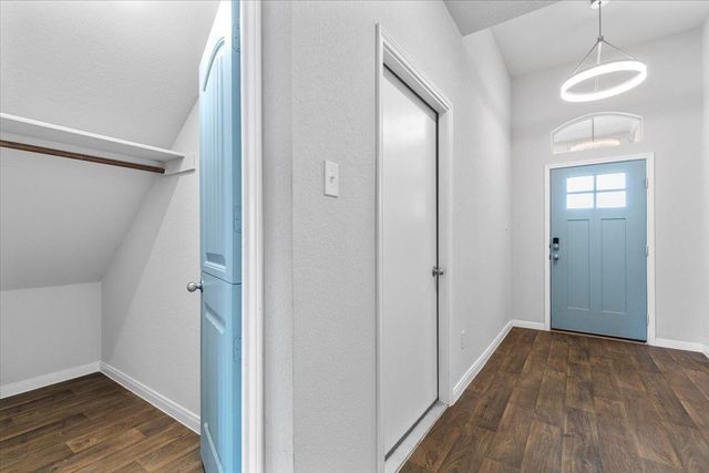 220 Cherry Laurel LN, Kyle, TX 78640